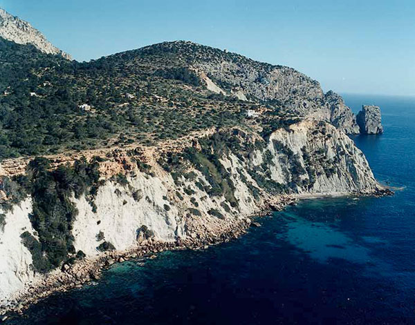 Cabos Blanco y Jueu desde Cala d'Hort 