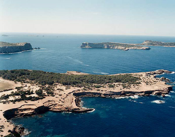 Pta. Torre de Rovira. Isla Conejera. Al fondo Bledas y Esparto