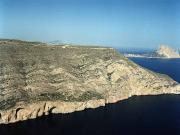 Cabo Toix. Al fondo el Peñon de Ifach