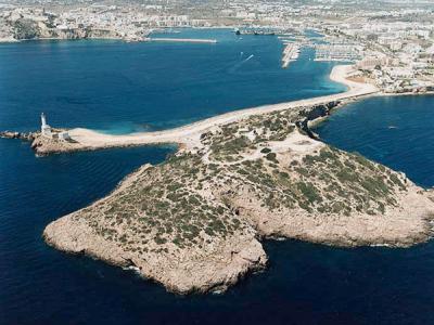 Fondeo no regulado en Ibiza. Desde Santa Eularia a Ibiza