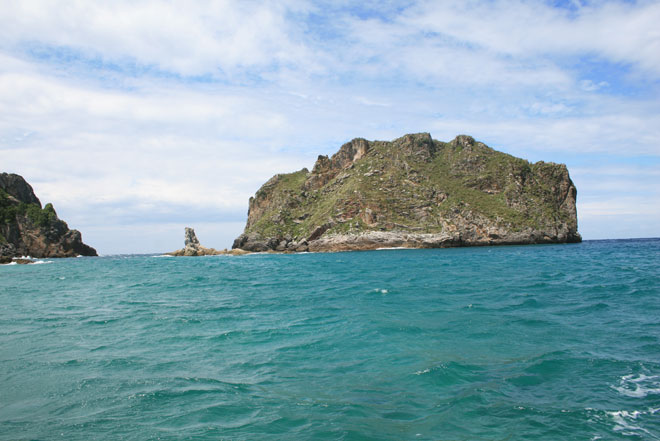 El Castrón de Santiuste desde el interior de la ría.