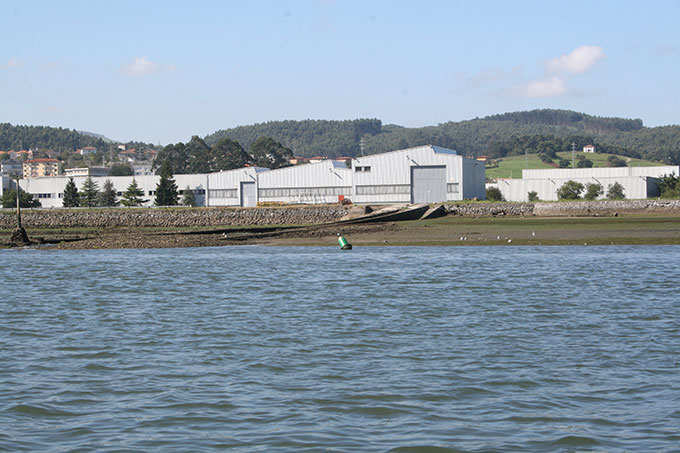 Boya Nº 10.- Canal de acceso al puerto de Colindres