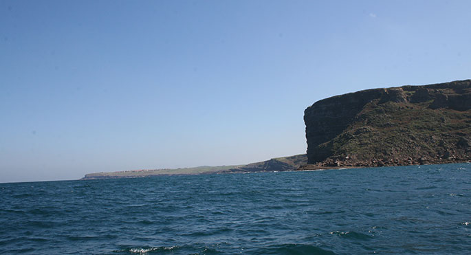 La costa hacia el E desde Quintres