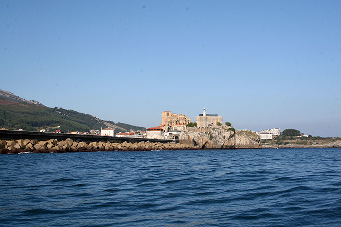 Reconocimiento de Castro Urdiales desde el E