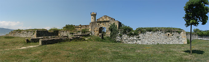 Faro y castillo de Punta Galea