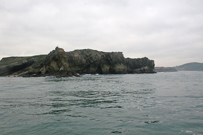 Punta del Águila y la costa hacia poniente