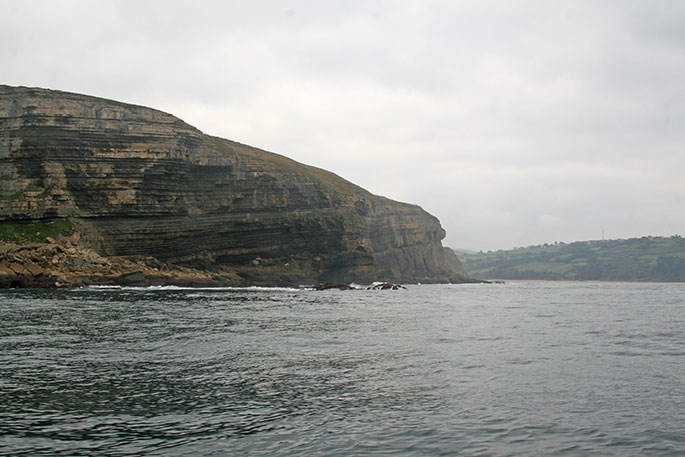 Al fondo la playa de Cabreces