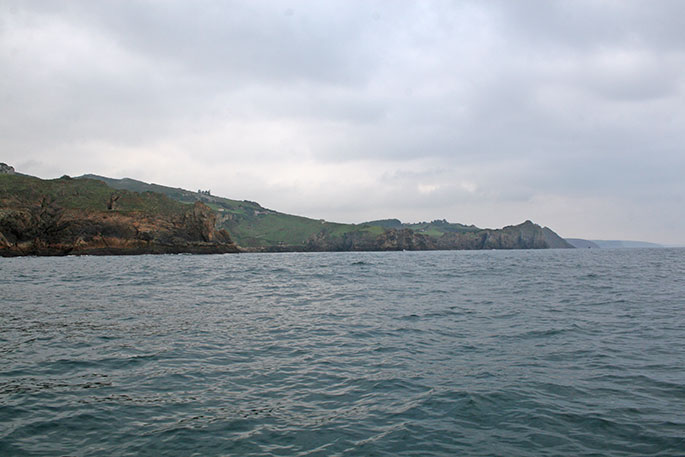 Ensenada de Calderón desde el NE. La Costa hacia Comillas