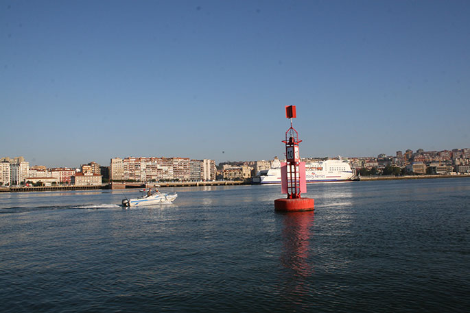 Boya nº 10. La Pasada. Puerto de Santander