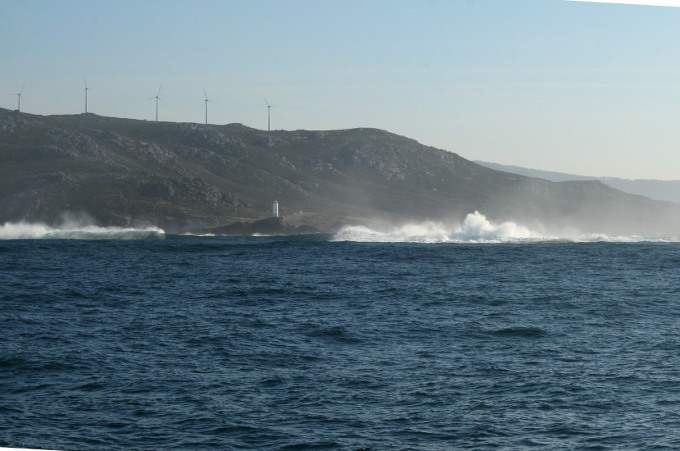 Punta y faro del Roncudo desde el NE