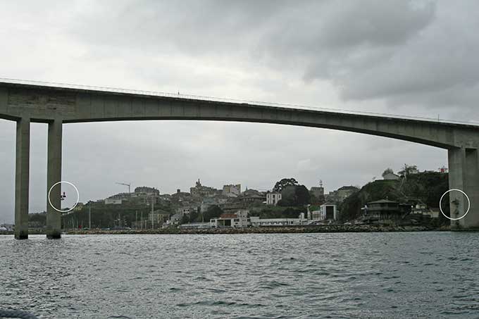 Balizamiento en los pilares del puente