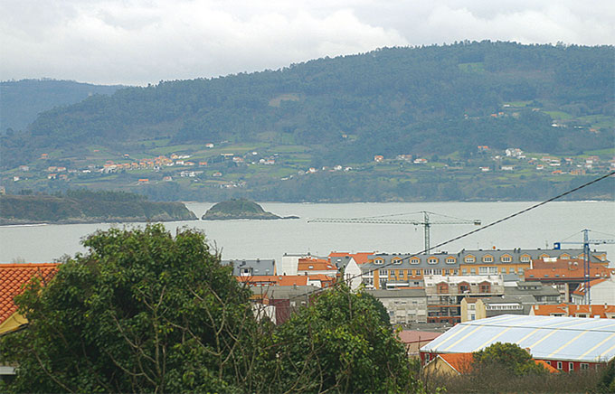 Punta Camouco e Islote Mourón desde Ares