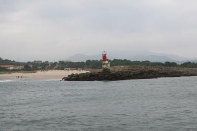 01590 Escollera del E, barra de San Vicente de la Barquera