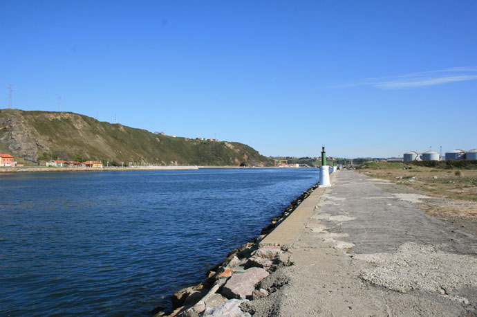 Entrada a la ría avilesina