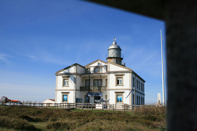 Edificio del Faro y del aula del Medio Marino