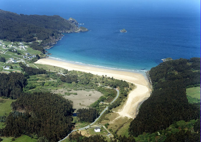 Praia de Abrela / Suegos