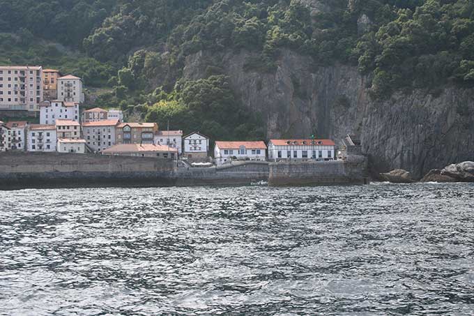 Bocana del puerto de Elantxobe