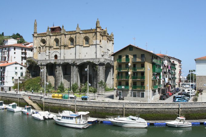 Iglesia de Andra Mari