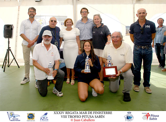 Foto-familia-premiados-(medios)