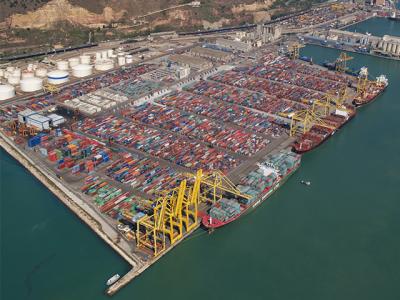 APM Terminals compra TCB y sus 11 terminales de contenedores 