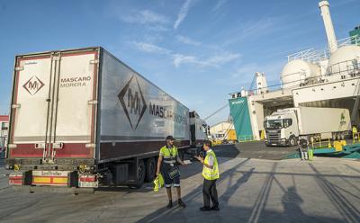  Armas Trasmediterránea, Baleària y Fred Olsen Express aseguran el suministro de mercancías a Baleares y Canarias 