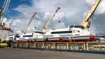 El astillero Rodman Polyships embarca 14 lanchas de alta velocidad y tres catamaranes para Angola