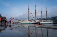 El mundo de la navegación atraca en Getaria para homenajear a Elcano
