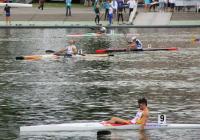 Paco Cubelos acaricia la medalla en  el mundial de Duisburg 2013