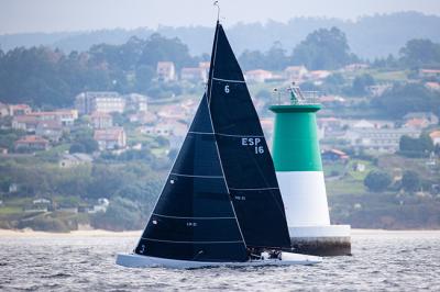 “Stella” de Violeta Álvarez y “Titia” de Alicia Freire vencen el Trofeo Xacobeo en Sanxenxo “Stella” de Violeta Álvarez y “Titia” de Alicia Freire vencen el Trofeo Xacobeo en Sanxenxo