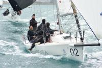 ‘Península’, ‘GVS PAS’ y ‘Aponia Sailing’, podio de las series de primavera de J80 que terminan este domingo en La Línea