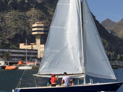 Cristóbal Amador abre las puertas a la vela adaptada en el RCNT