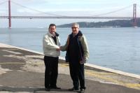 José Ángel Rodríguez y el presidente de la Federación Portuguesa de Vela José Leandro estrechan lazos en Lisboa