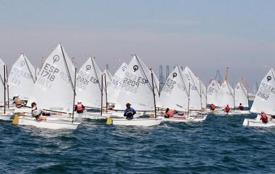 Segunda regata de vela infantil a favor de UNICEF en el Real Club Náutico de Valencia