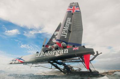 Sir Ben Ainslie sigue con J.P. Morgan en AC45 