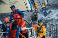 El Vestas 11th Hour Racing y el team AkzoNobel lideran la aproximación a Gibraltar