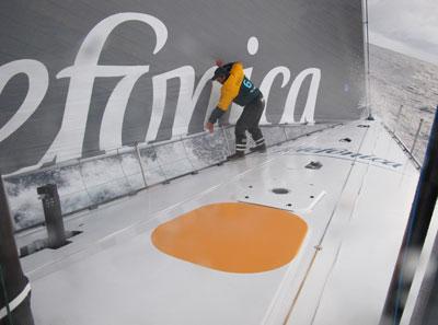 El “Telefónica” mantiene la segunda plaza y permanece atento a la llegada de la borrasca que le empuje hacia el Sur