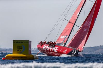 MAPFRE arranca con una exhibición la Volvo Ocean Race 2017-18