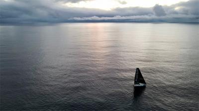 Transat Jacques Vabre.  Poco viento y mar llana