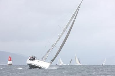 Doblete del Bon III de Víctor Carrión llevándose en A Dos la Volta ás Cíes y el Trofeo Xoan Ramón Carballo