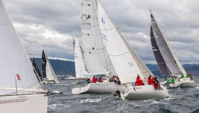 El Tchin Tchin vence en el Abra en la Regata SURNE-Trofeo Eskarra 