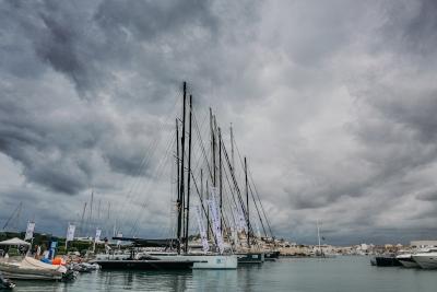 La alerta naranja permite a la flota disfrutar del espíritu de la Ibiza JoySail en tierra