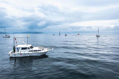 La ausencia de viento deja en blanco la tercera etapa de la Regata Interclubes