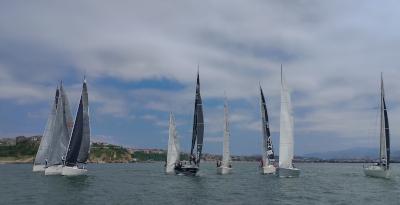 La Ballena de Oro salió de Getxo hacia Donosti