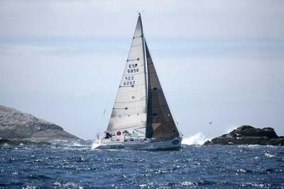 La circunnavegación a Onza y Ons posible primer trazado del Trofeo Hotel Carlos I Silgar