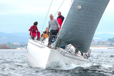 La fiesta de la vela se celebra en Riveira con la XXI Regata Frinsa – Trofeo Presidente Ramiro Carregal