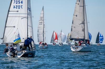 La Regata Interclubes cierra su octava edición con una espectacular jornada final en la ría de Pontevedra