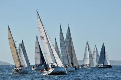 La segunda etapa de la Regata Interclubes Ría de Pontevedra se salda con los primeros cambios en la general