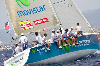 Movistar de Pedro Campos en el podio del Trofeo SM La Reina