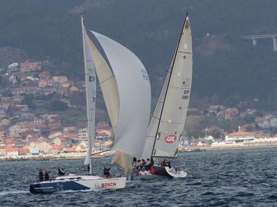 Máxima igualdad en el Repsol del RCN Vigo tras la 3ª prueba, la más rápida gracias al fuerte viento del NW