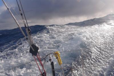 Alessandro di Benedetto es el último participante de la Vendée Globe en el mar